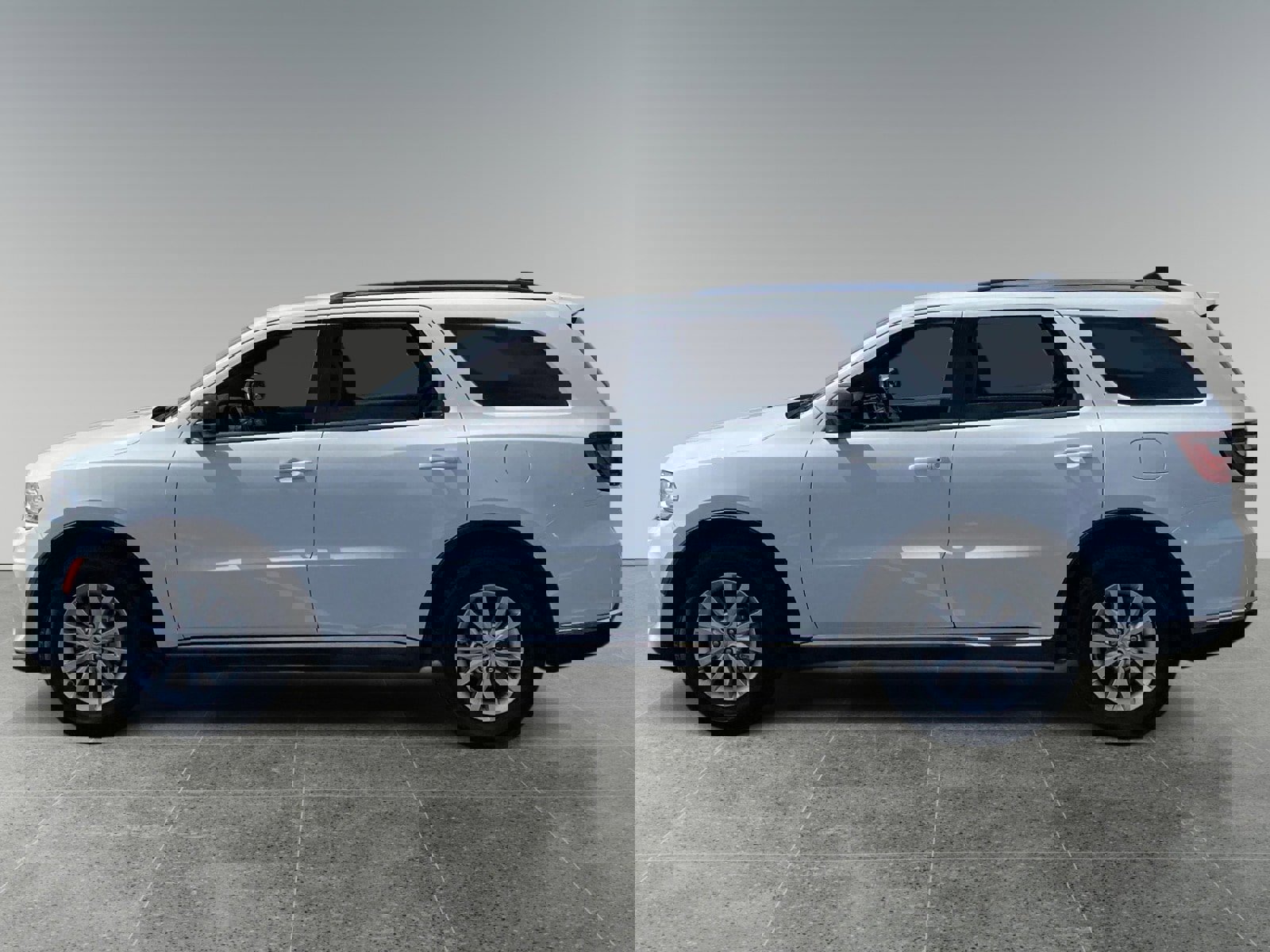 Used 2023 Dodge Durango SXT image 2