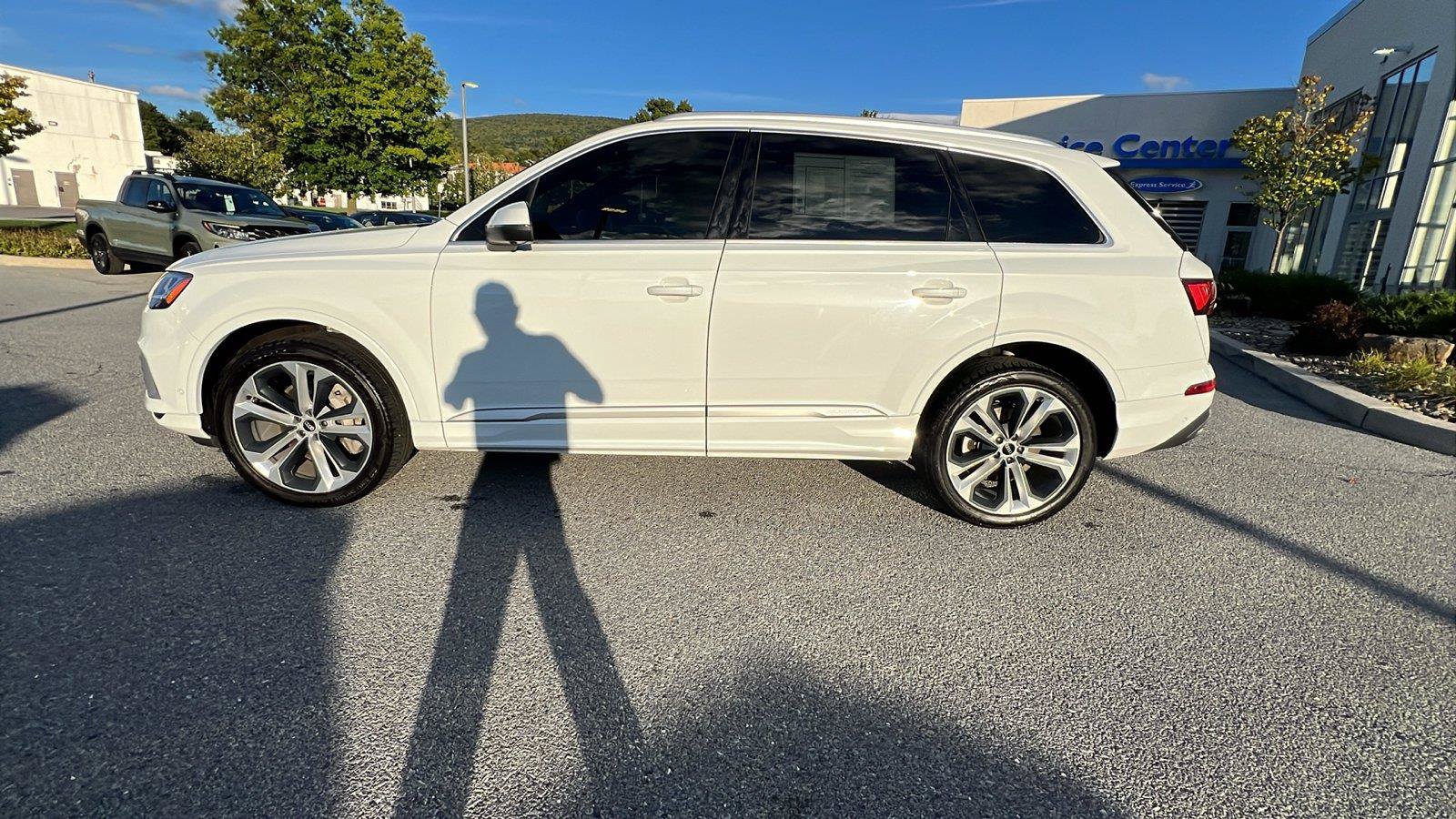 Used 2021 Audi Q7 3.0T Premium Plus w/ Premium Plus Package AWD/4WD image 7