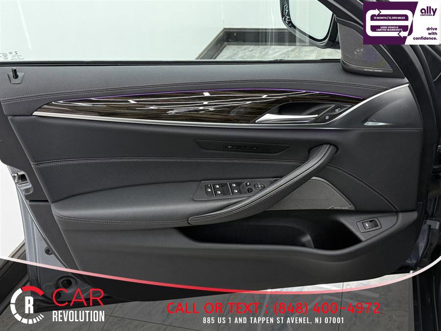 Used 2022 BMW M550i xDrive image 39