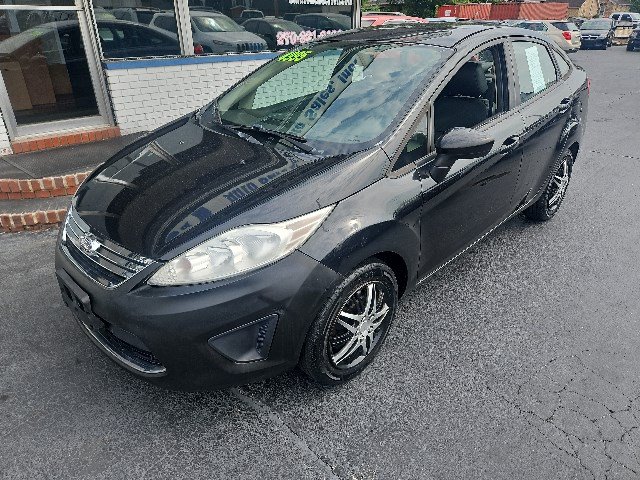 Used 2012 Ford Fiesta SE w/ Winter Pkg FWD image 5