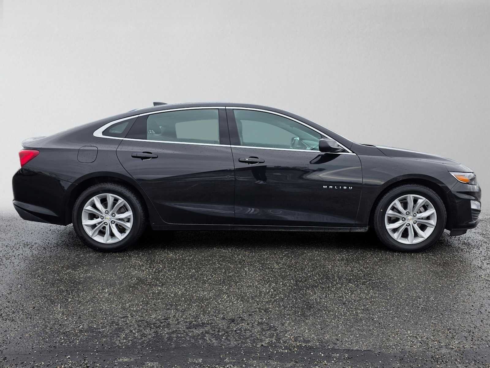 Certified 2024 Chevrolet Malibu LT FWD image 2