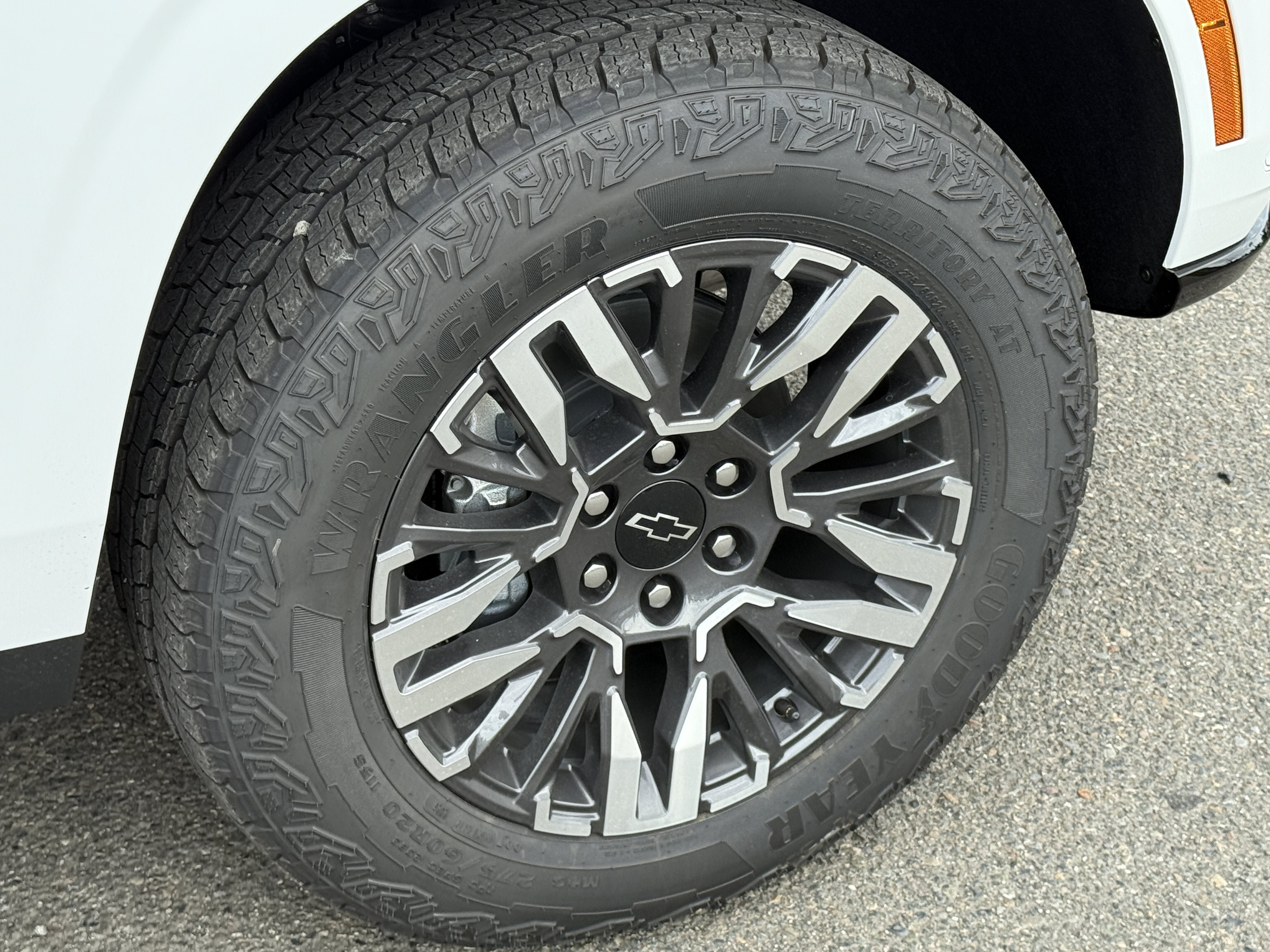 New 2026 Chevrolet Tahoe Z71 w/ Z71 Off-Road Package AWD/4WD image 27