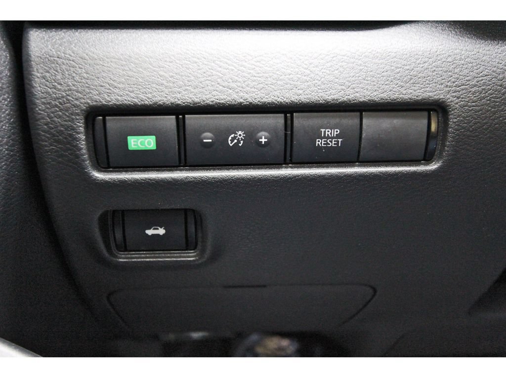 Used 2025 Nissan Sentra SV FWD image 21