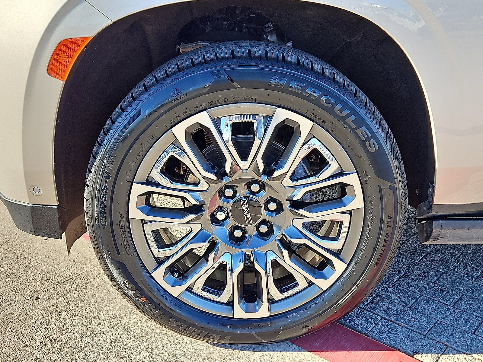 Used 2024 GMC Yukon Denali Ultimate image 5