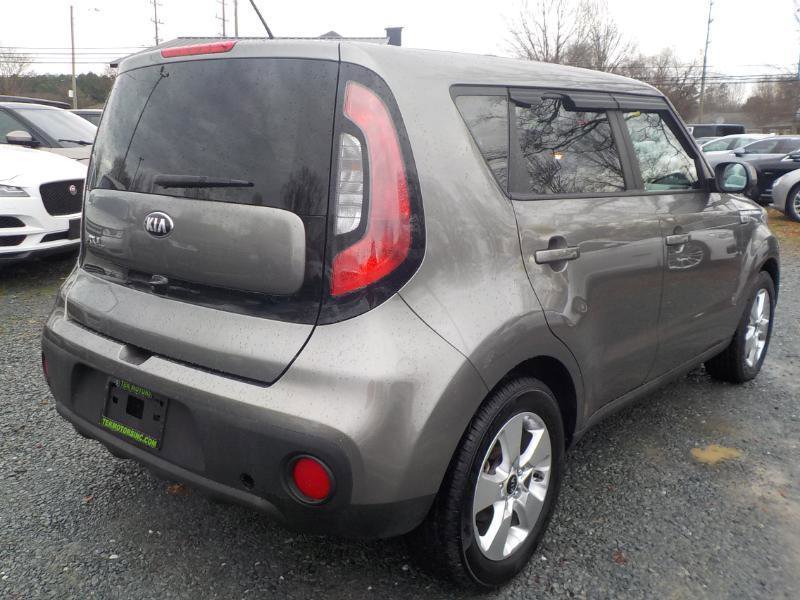 Used 2018 Kia Soul w/ Convenience Package image 5