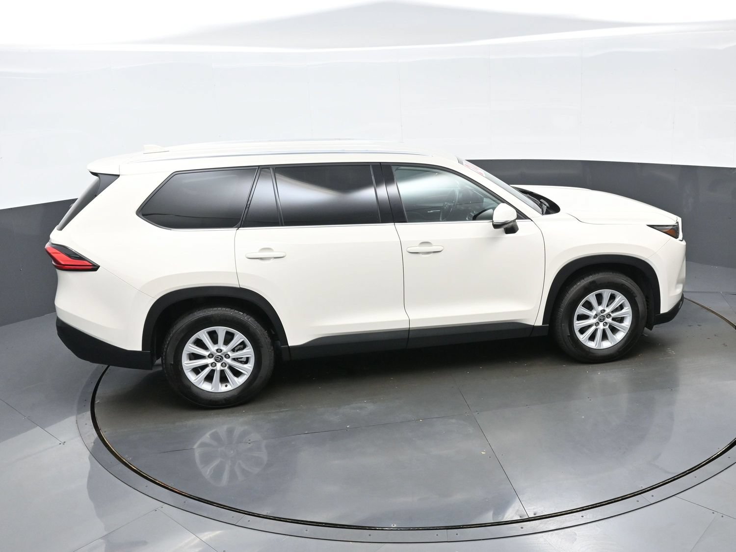 Used 2024 Toyota Grand Highlander AWD image 43