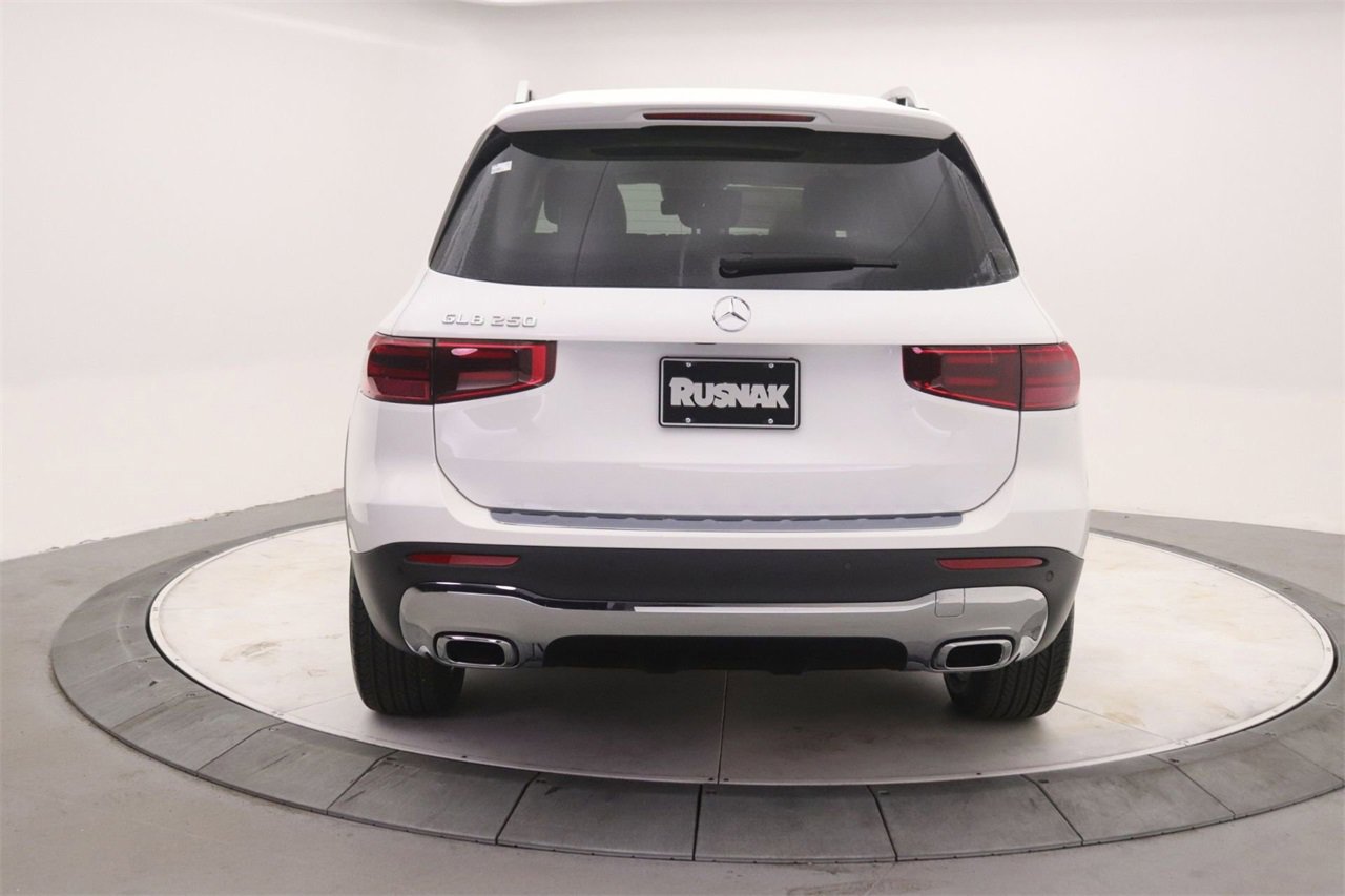 New 2026 Mercedes-Benz GLB 250 image 3