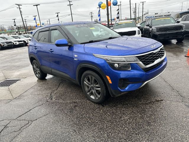 Certified 2022 Kia Seltos LX image 11