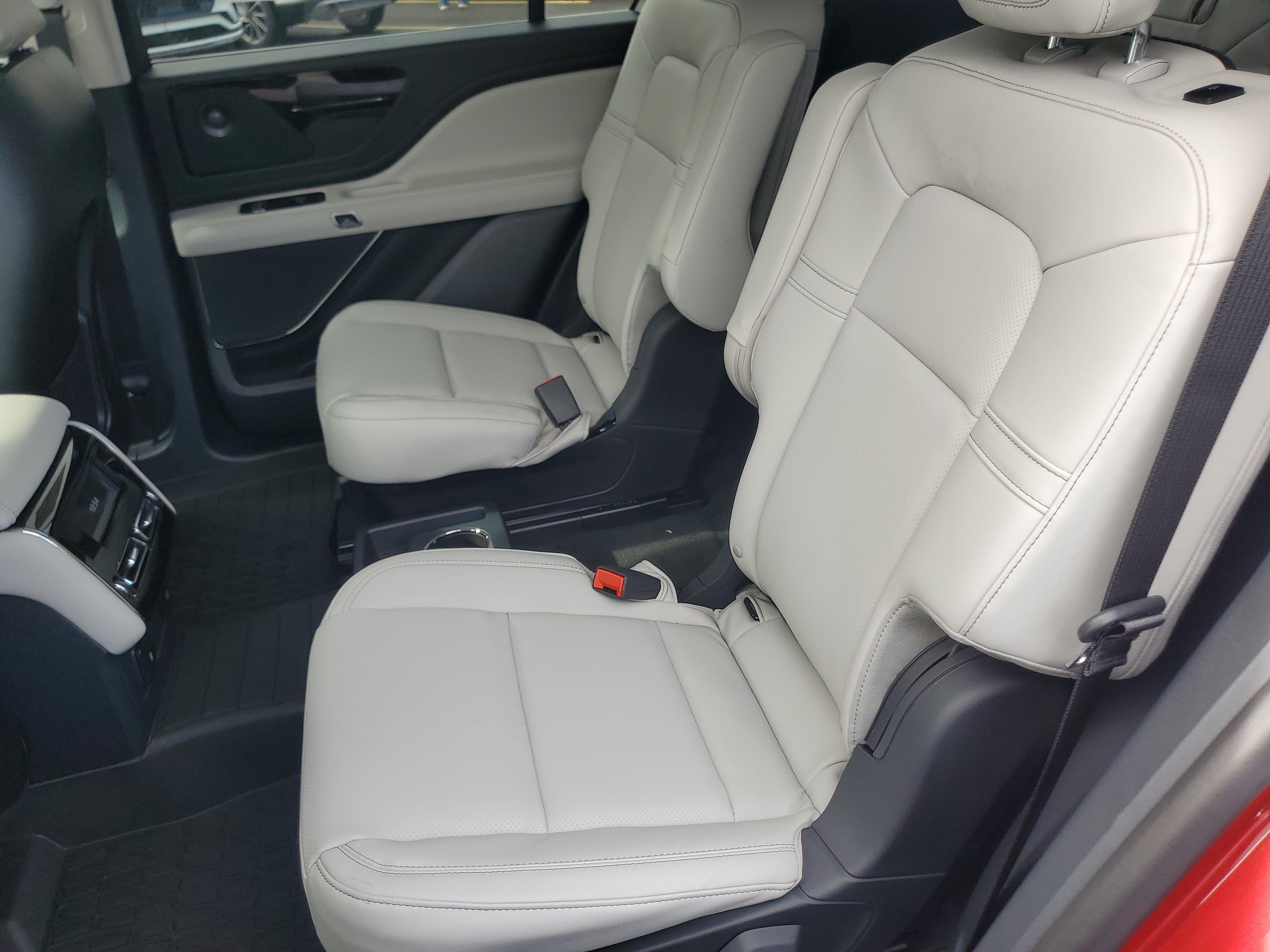 New 2027 Lincoln Aviator AWD image 27