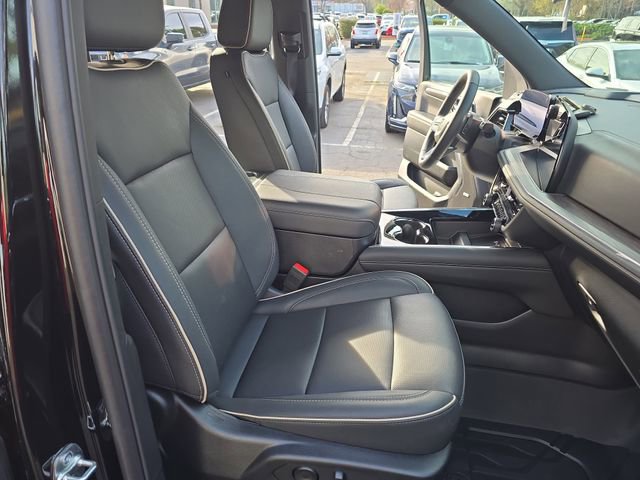 Used 2025 Chevrolet Suburban Premier image 10