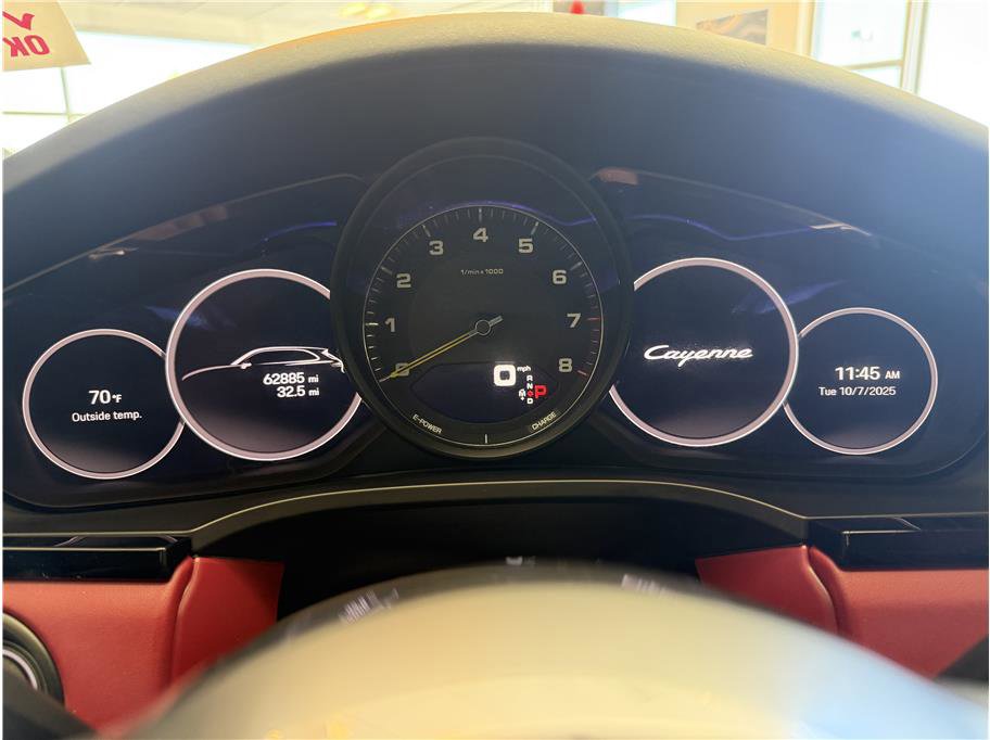 Used 2022 Porsche Cayenne E-Hybrid w/ Premium Plus Package image 20