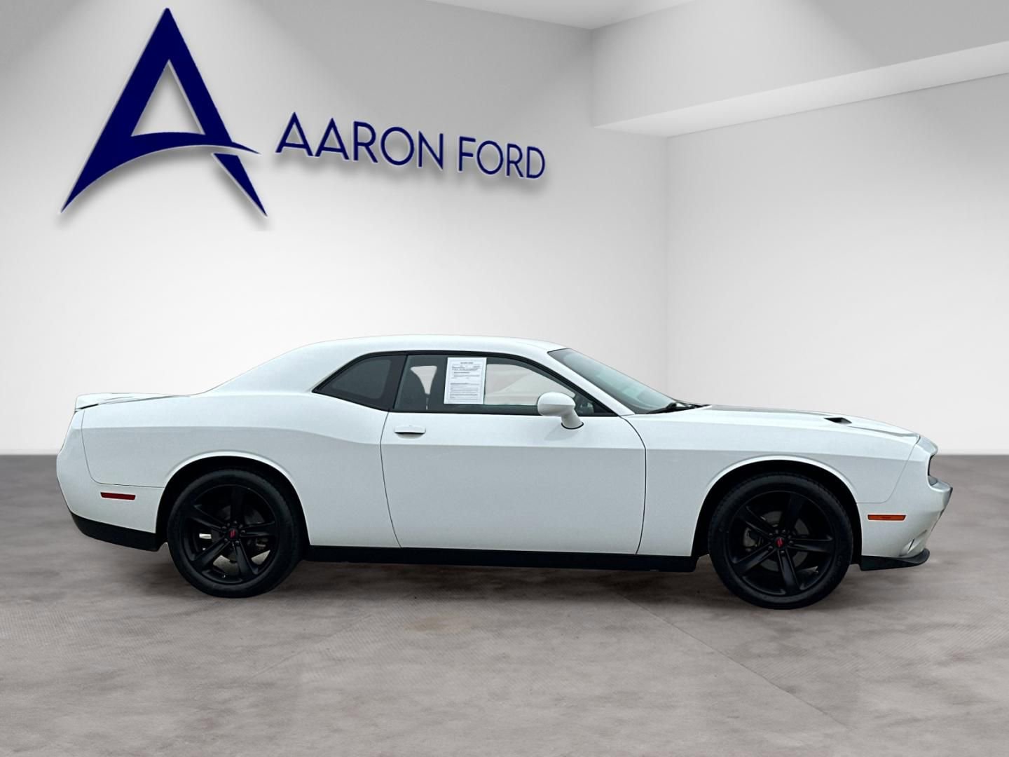 Used 2022 Dodge Challenger SXT RWD image 7