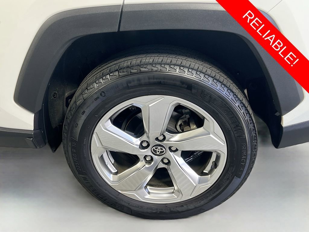 Used 2021 Toyota RAV4 XLE Premium image 32