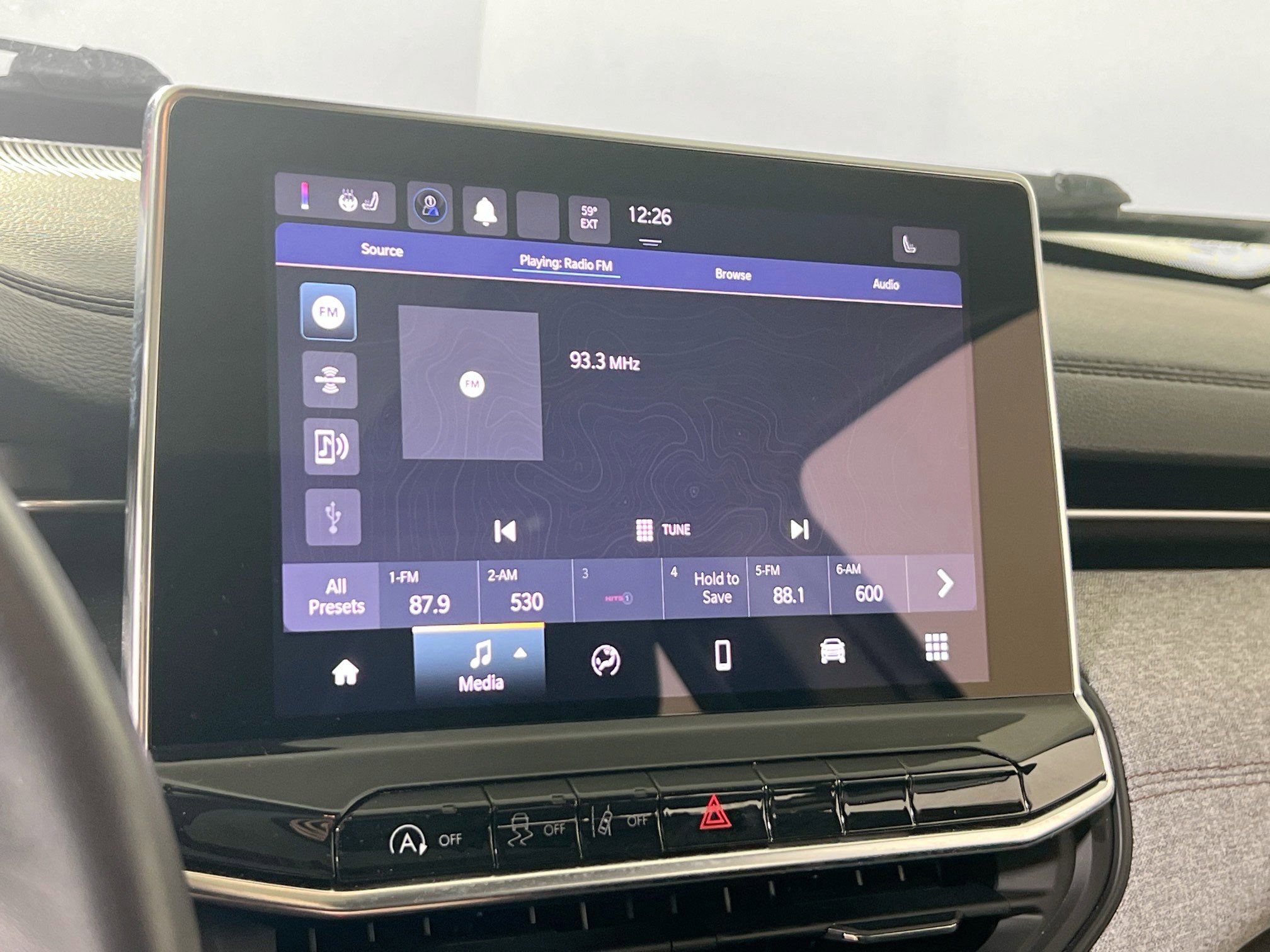 Used 2022 Jeep Compass Latitude w/ Sun and Sound Group AWD/4WD image 14