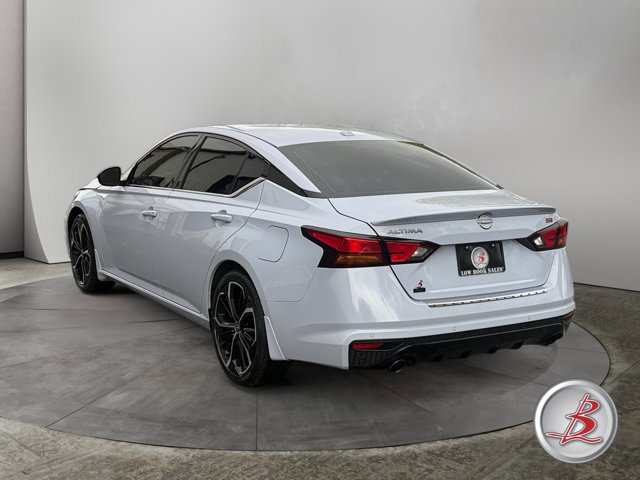 Used 2023 Nissan Altima 2.5 SR w/ SR Premium Package FWD image 5