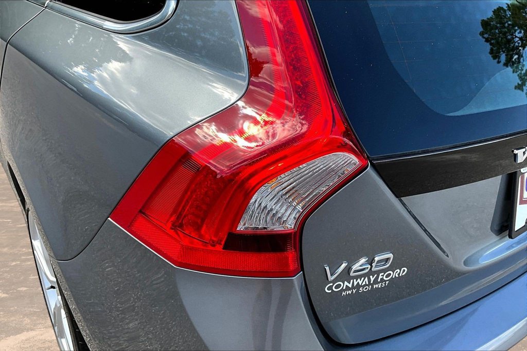 Used 2017 Volvo V60 T5 Premier w/ Convenience Package FWD image 24