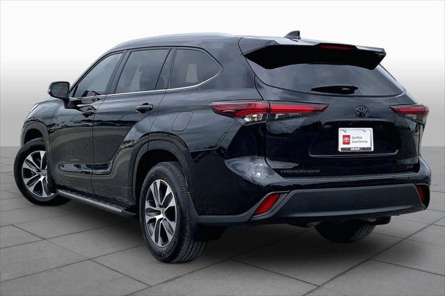 Certified 2024 Toyota Highlander XLE FWD image 12