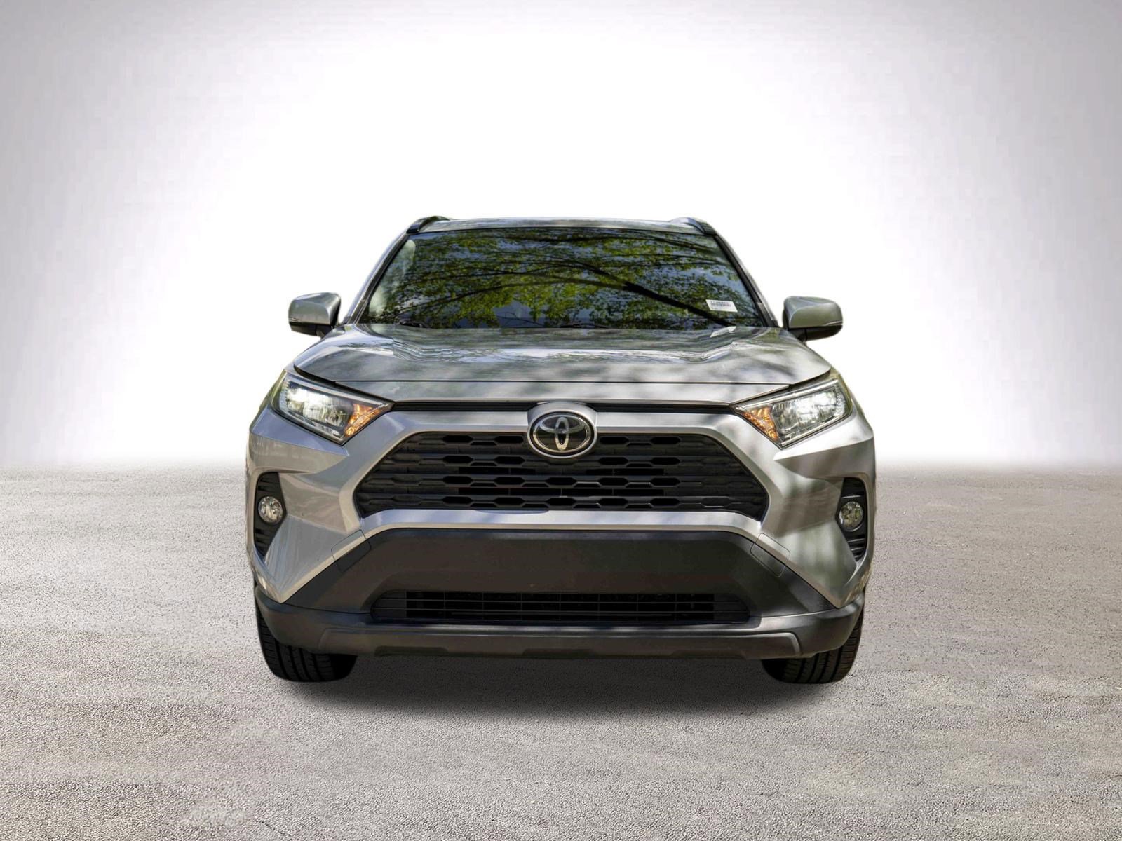 Used 2019 Toyota RAV4 XLE Premium image 3