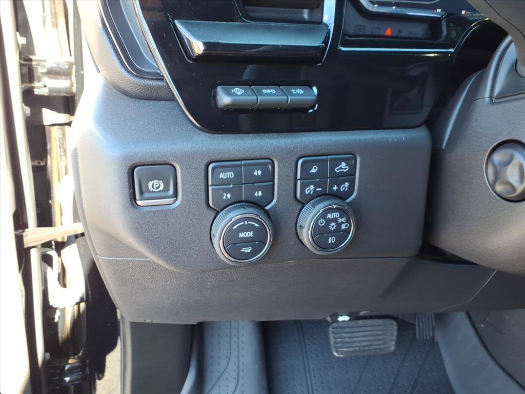 Used 2025 Chevrolet Silverado 1500 ZR2 w/ Technology Package image 18