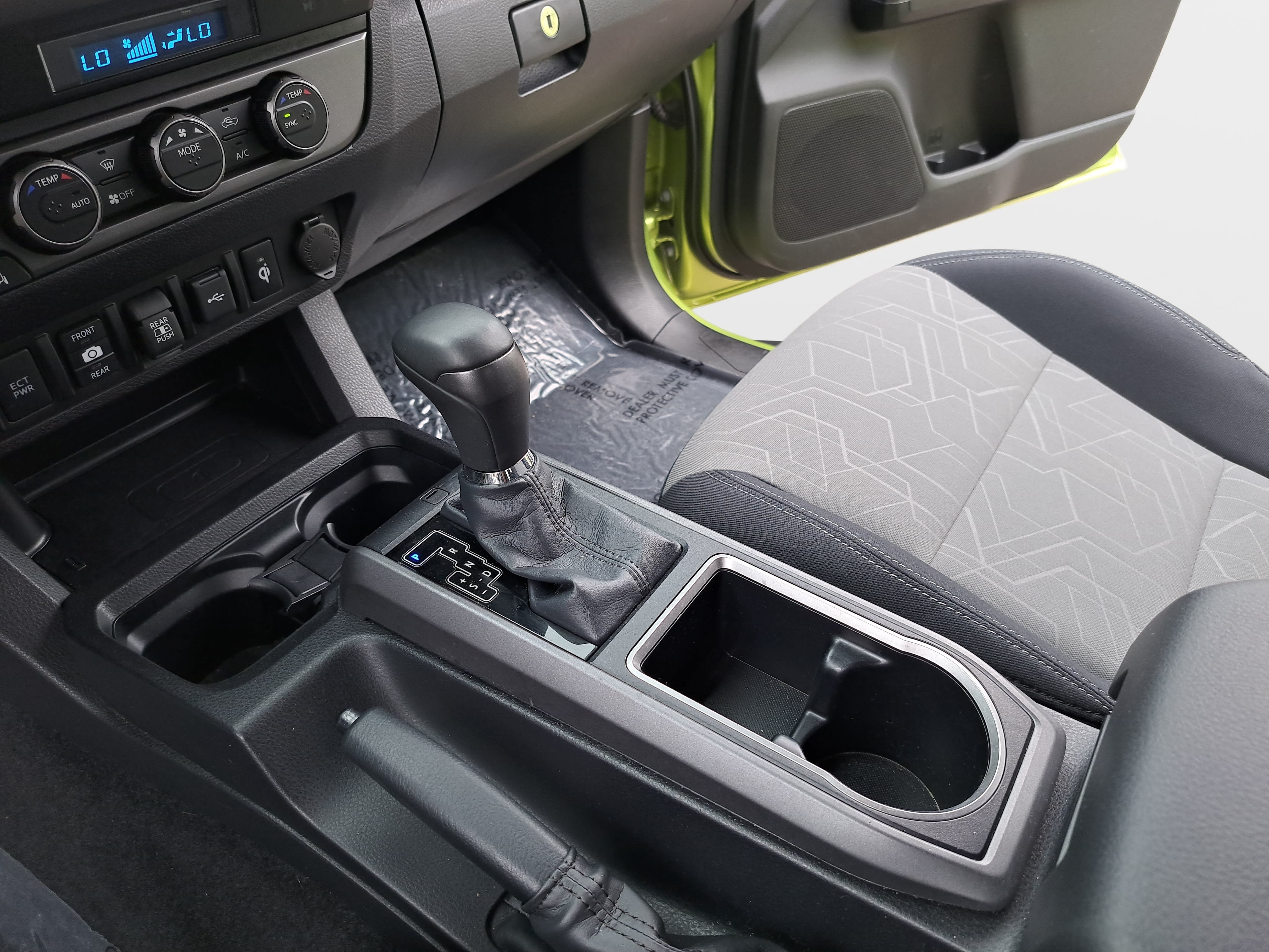 Used 2023 Toyota Tacoma TRD Off-Road w/ Technology Package AWD/4WD image 19