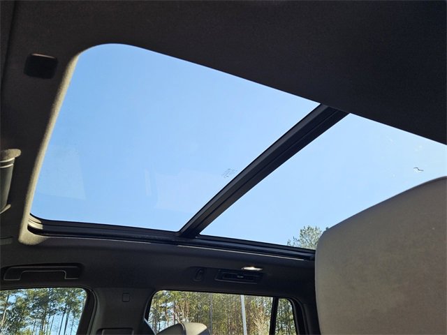 Used 2024 Chevrolet Tahoe Z71 w/ Luxury Package image 16