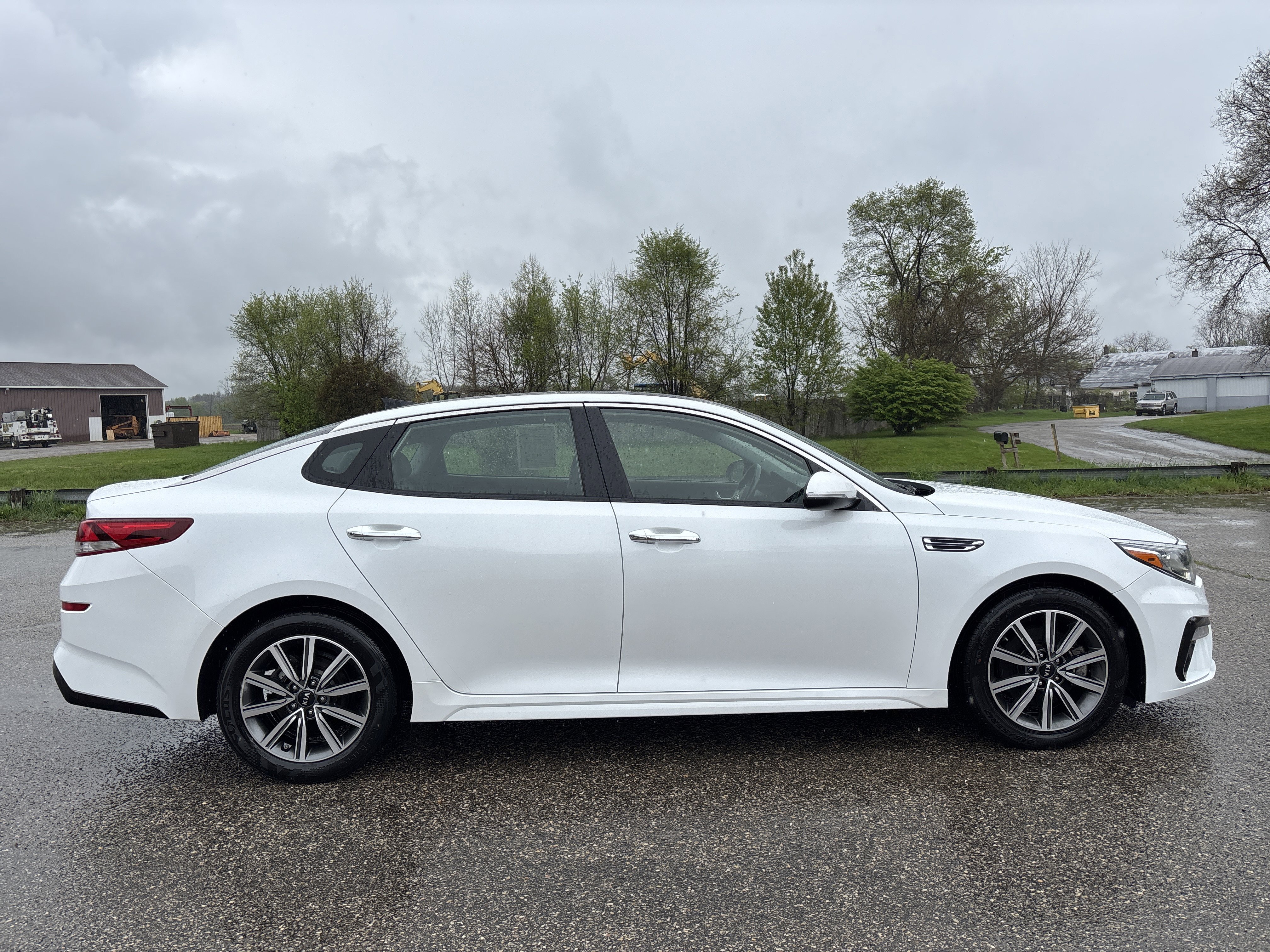 Used 2020 Kia Optima Premium FWD image 2