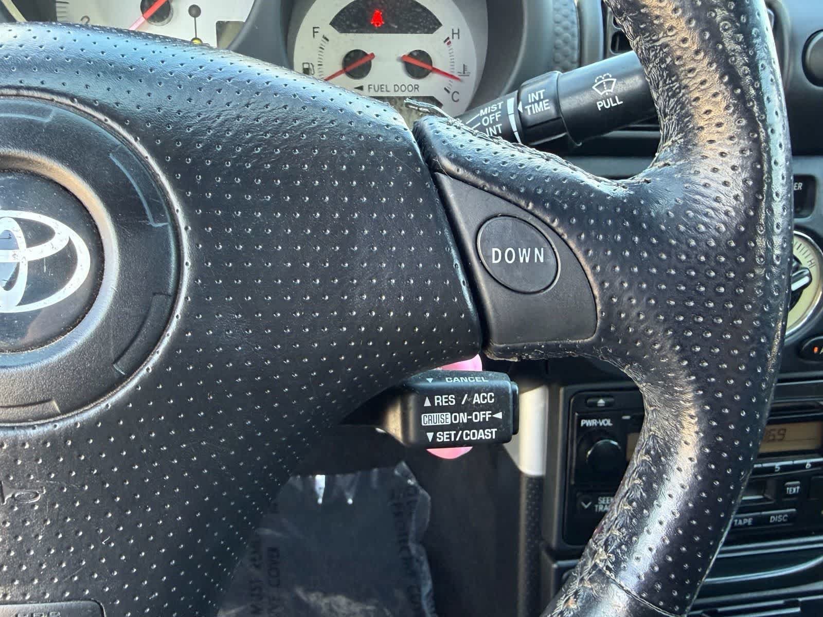 Used 2004 Toyota MR2 RWD image 36