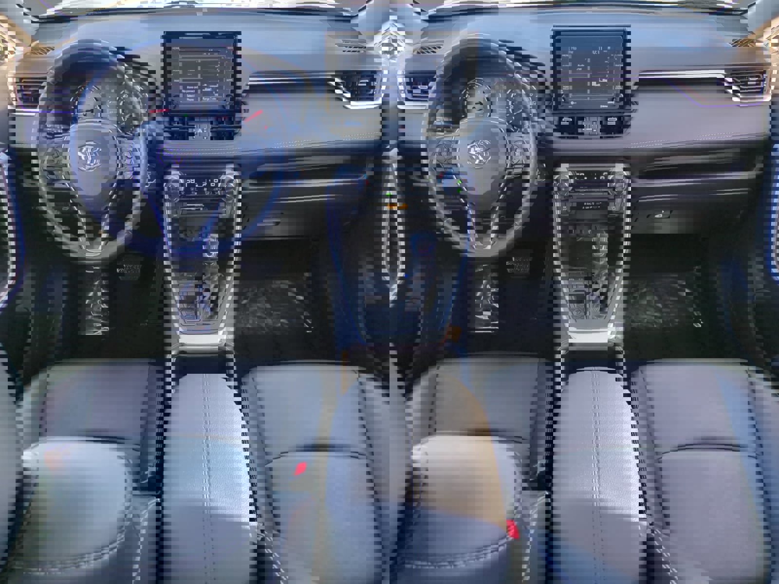 Used 2022 Toyota RAV4 XLE Premium image 10