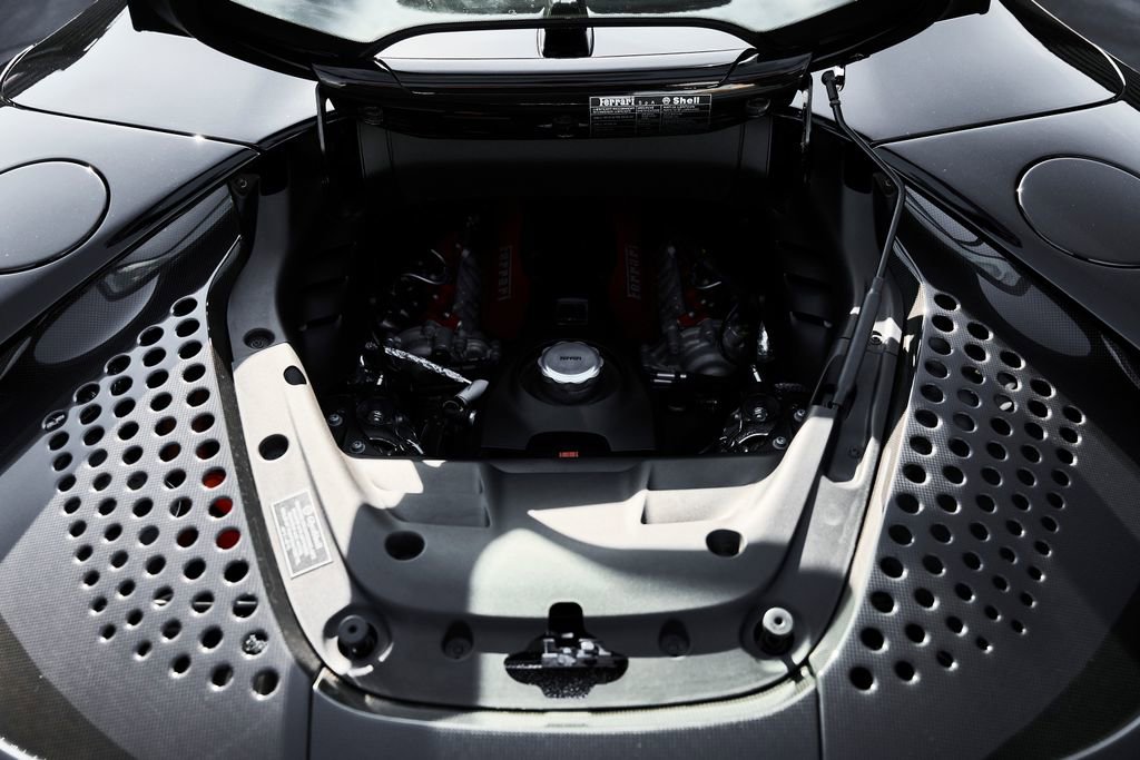 Used 2024 Ferrari SF90 Spider image 27