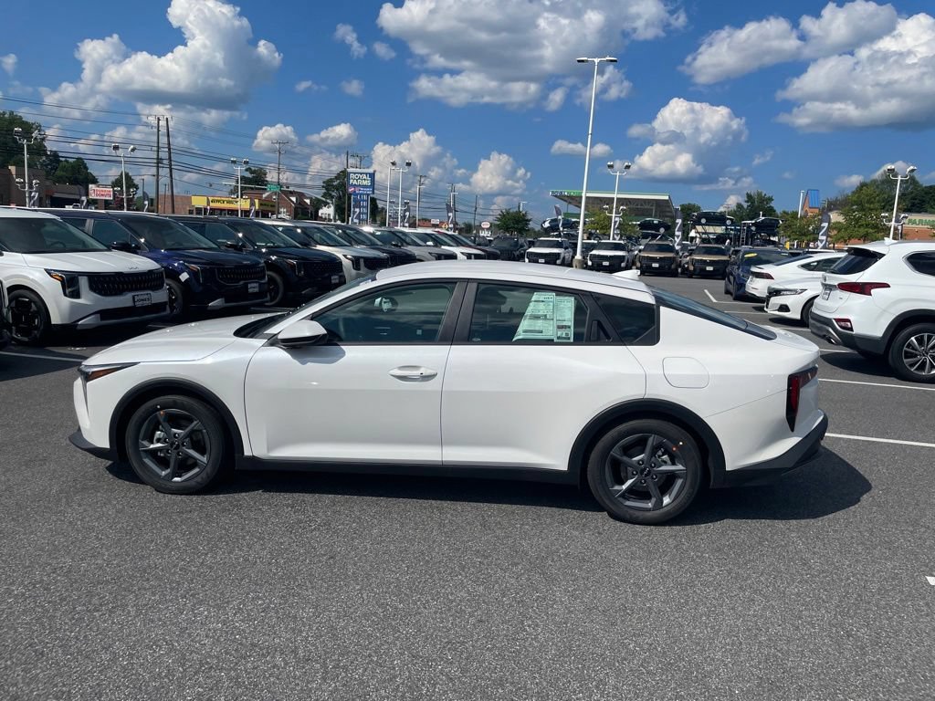 New 2026 Kia K4 FWD image 4