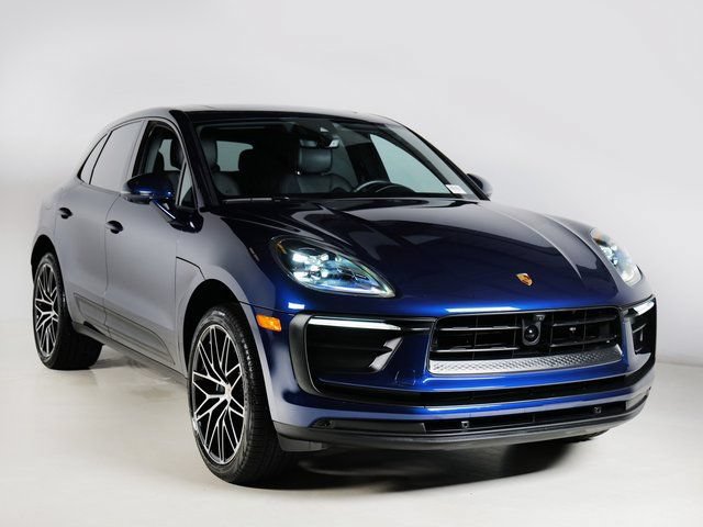 Certified 2026 Porsche Macan AWD/4WD image 7