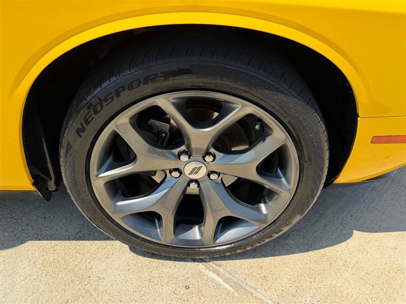 Used 2017 Dodge Challenger SXT RWD image 23