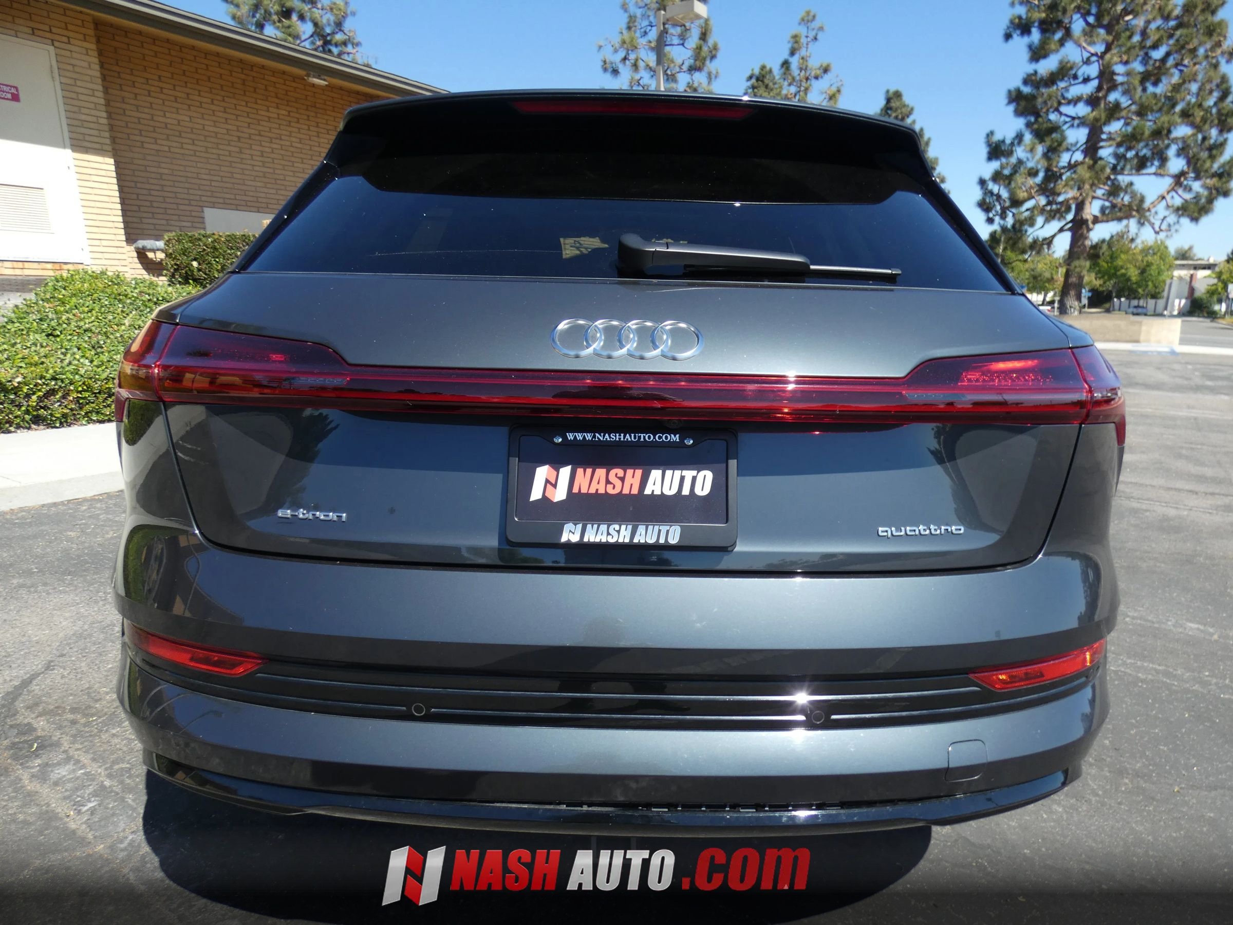Used 2021 Audi e-tron Premium w/ Convenience Plus Package AWD/4WD image 10