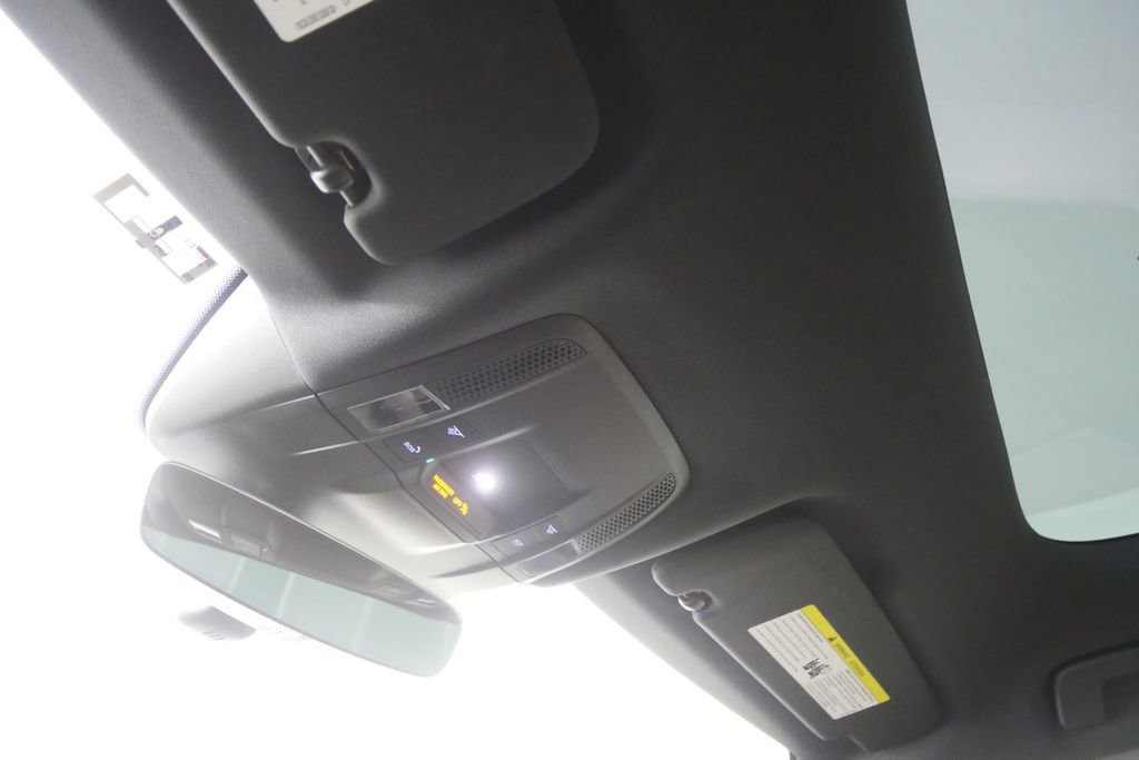 Used 2022 Porsche Taycan image 27