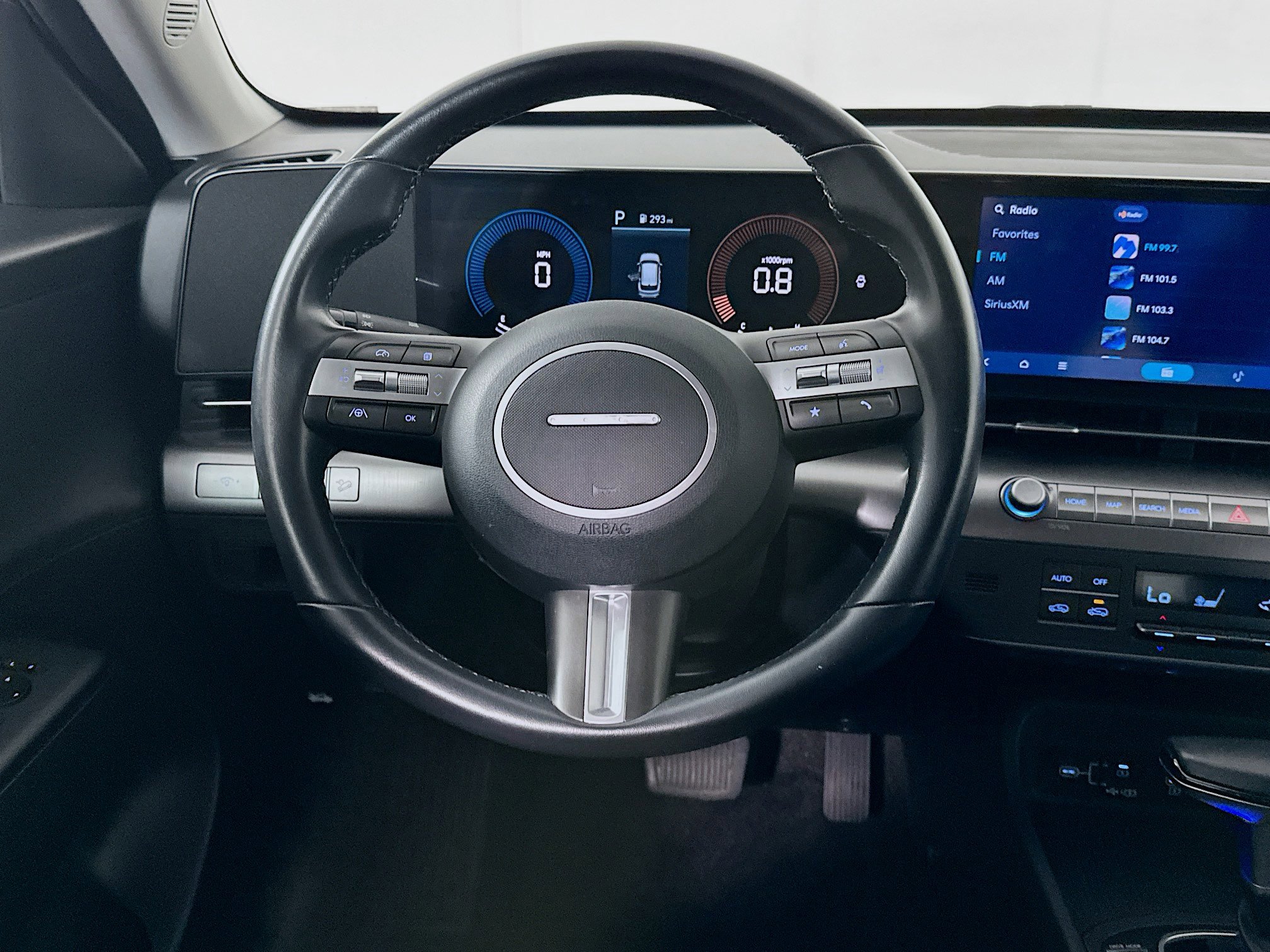 Used 2025 Hyundai Kona SEL image 18