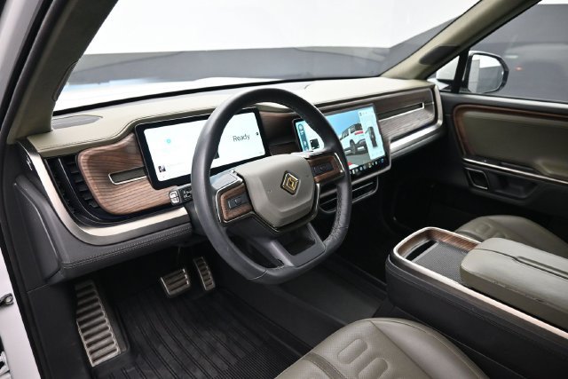 Used 2023 Rivian R1S Adventure Dual AWD/4WD image 11