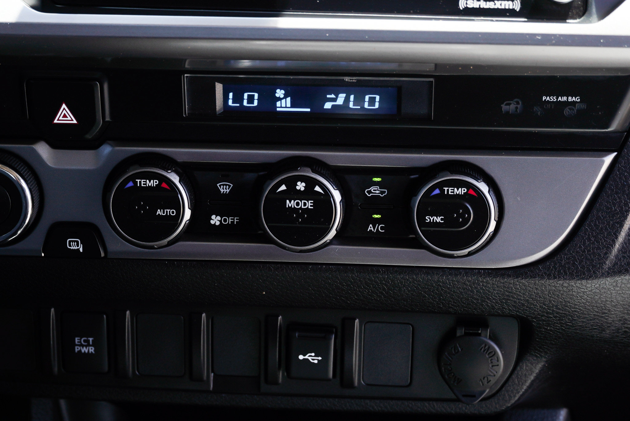 Used 2023 Toyota Tacoma SR5 AWD/4WD image 36