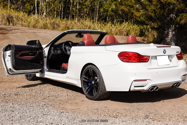 Used 2015 BMW M4 Convertible image 17
