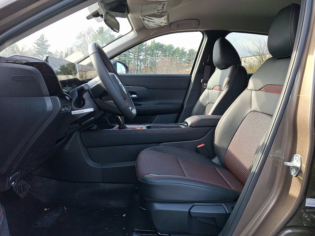 New 2026 Nissan Kicks SR w/ Cold Weather Package AWD/4WD image 11