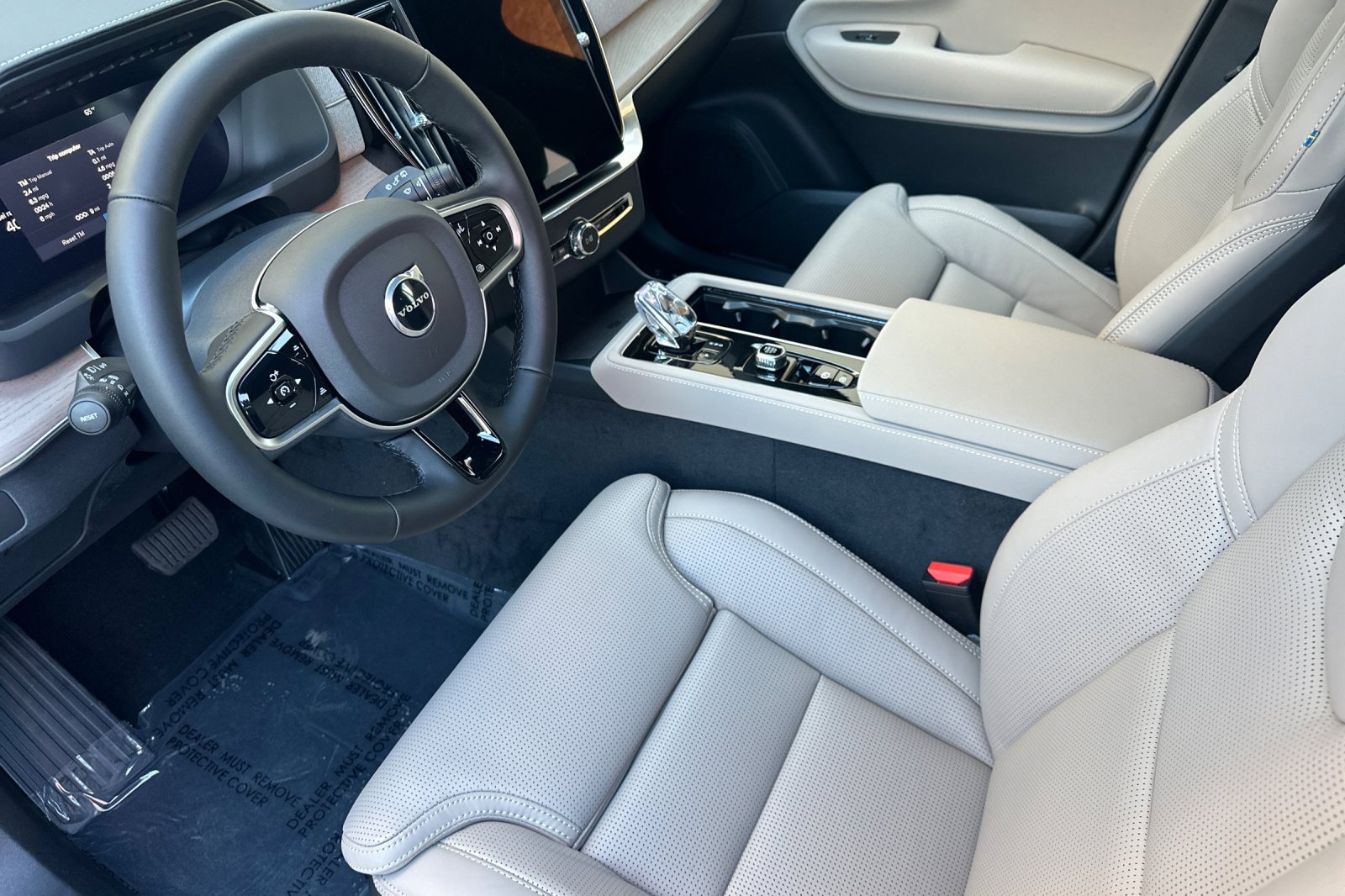 New 2026 Volvo XC90 B6 Ultra image 13