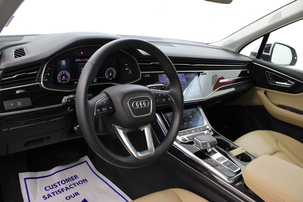 Used 2023 Audi Q7 2.0T Premium Plus w/ Premium Plus Package AWD/4WD image 17