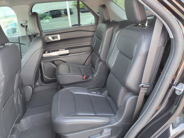 Used 2024 Ford Explorer XLT w/ Equipment Group 202A AWD/4WD image 11