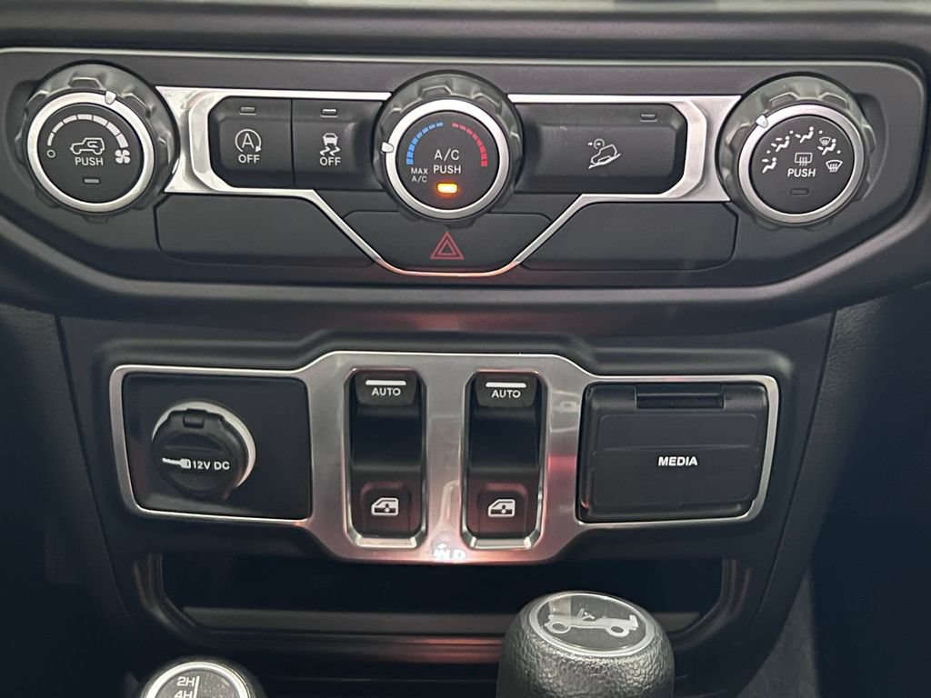 Used 2018 Jeep Wrangler Sport AWD/4WD image 15