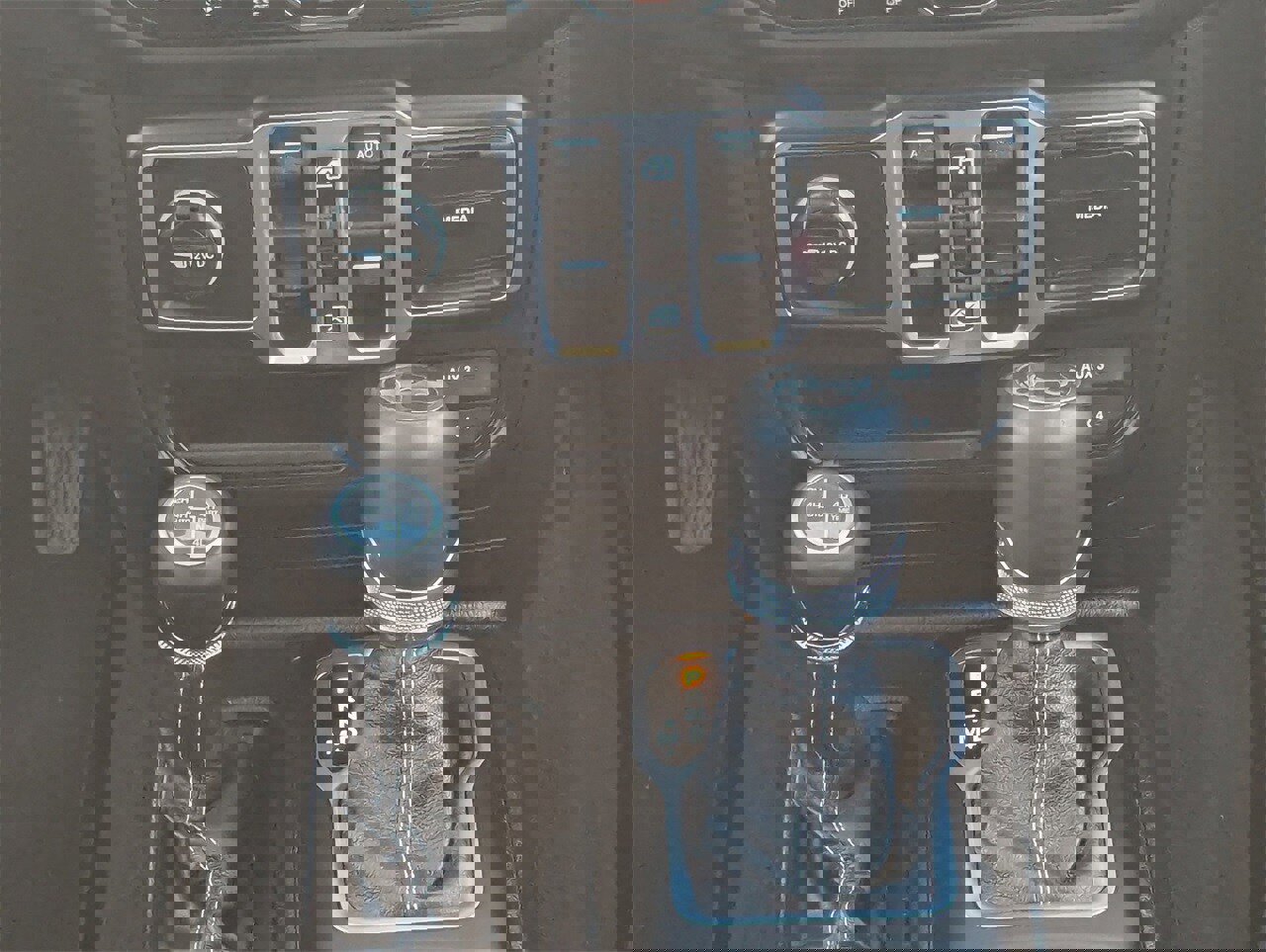 Used 2018 Jeep Wrangler Unlimited Sahara image 22