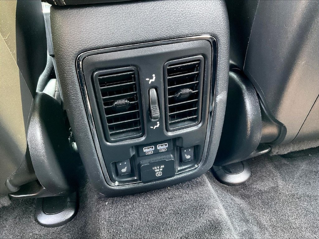 Used 2016 Jeep Grand Cherokee Limited AWD/4WD image 10