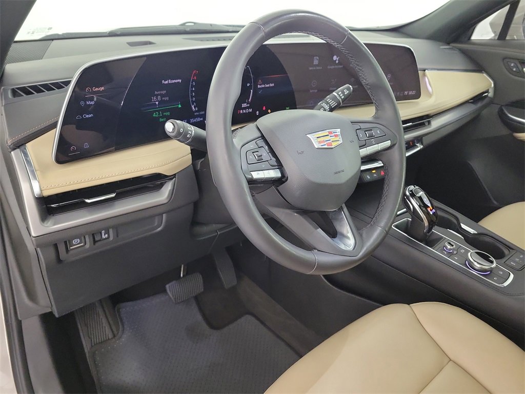 Certified 2024 Cadillac XT4 Luxury w/ Cold Weather Package image 18