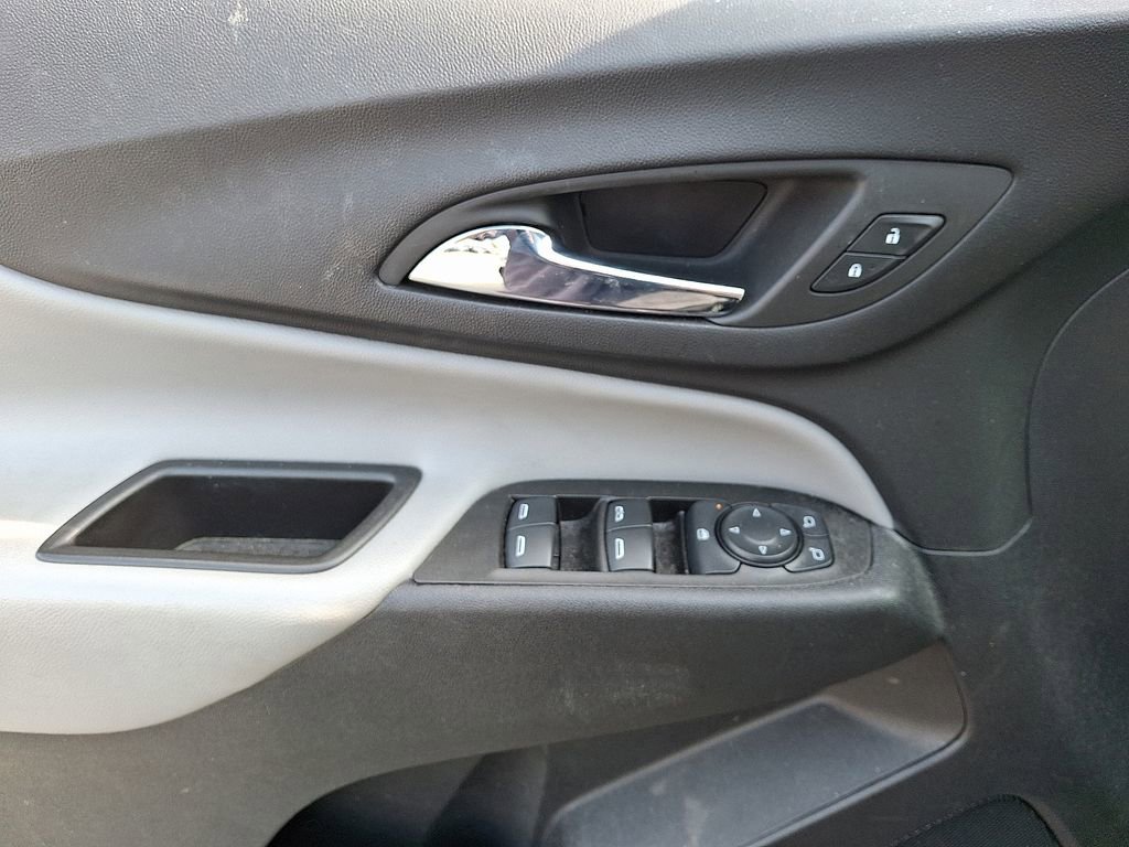 Used 2023 Chevrolet Equinox LS w/ Driver Confidence II Package image 18