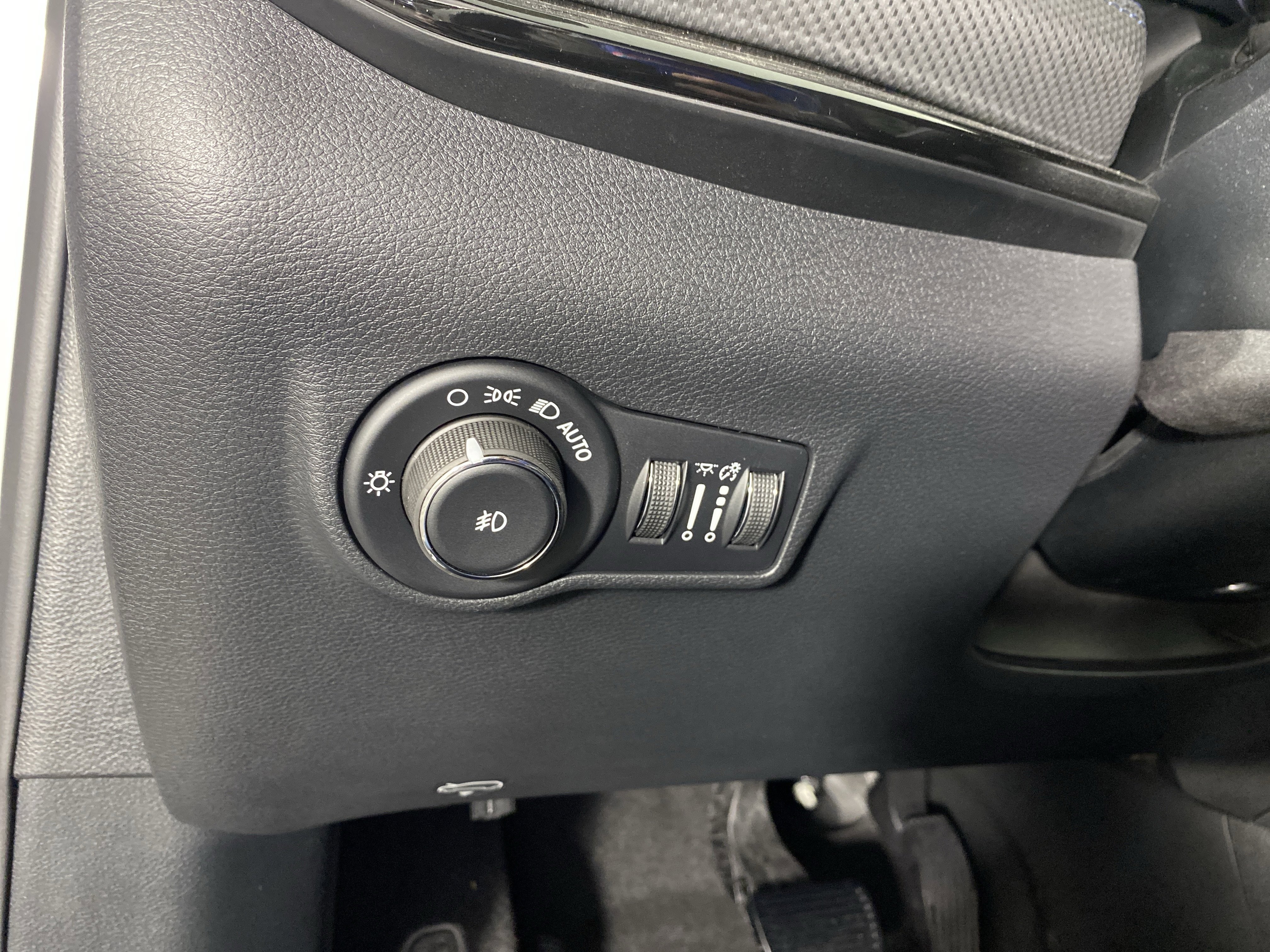 New 2026 Jeep Compass Limited image 22