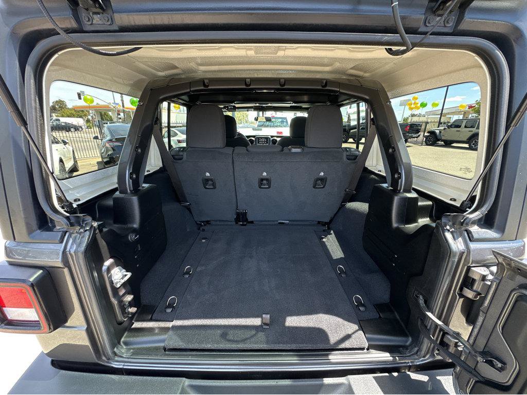 Used 2022 Jeep Wrangler Unlimited Sport AWD/4WD image 37