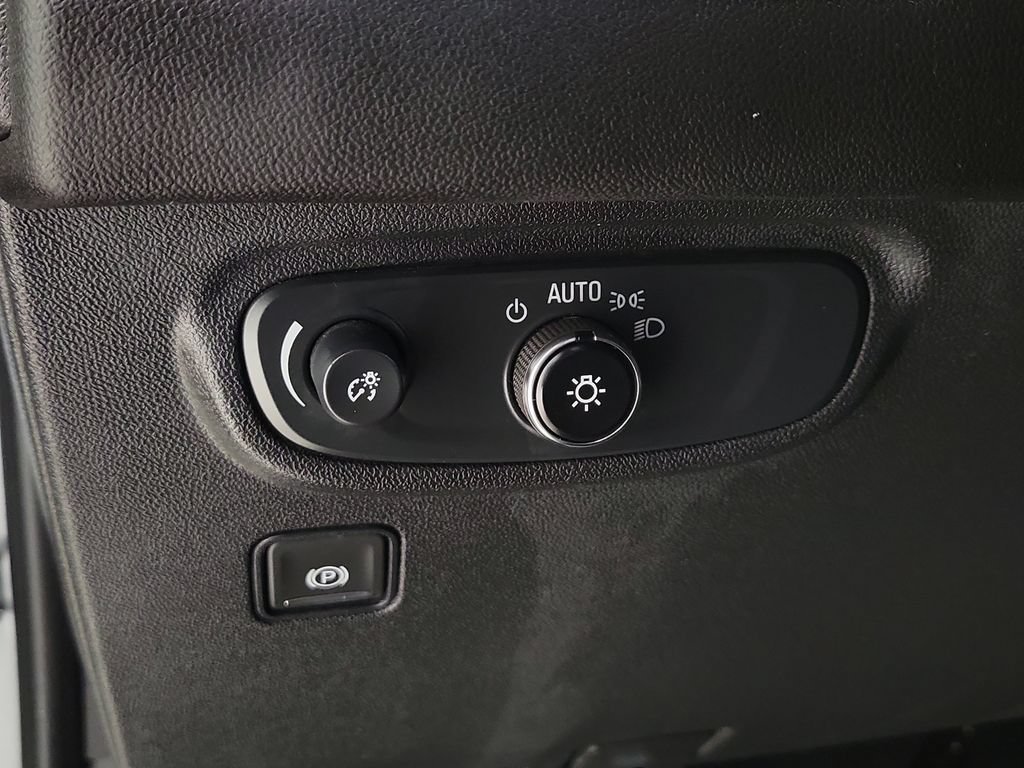 Used 2024 GMC Terrain SLE FWD image 11